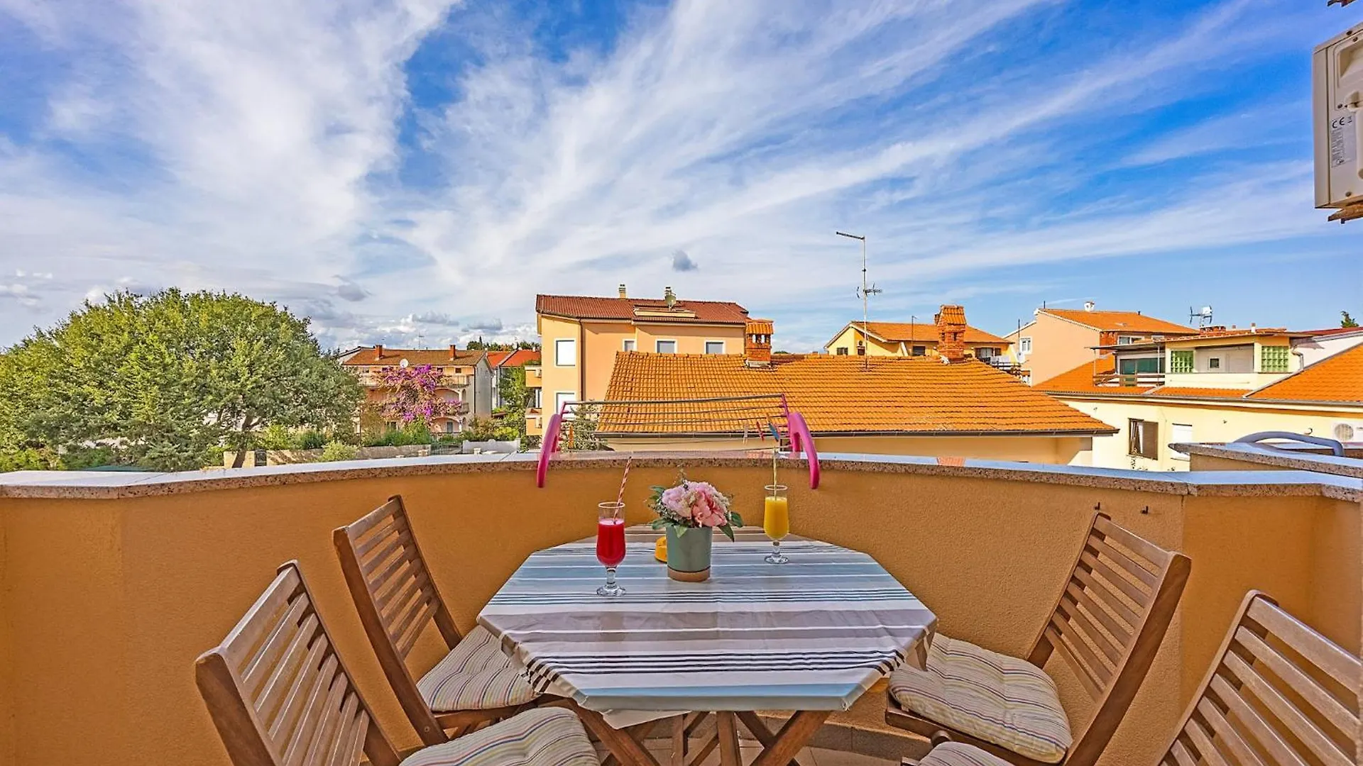 Studio With Sea View From Balcony Medulin Apartment